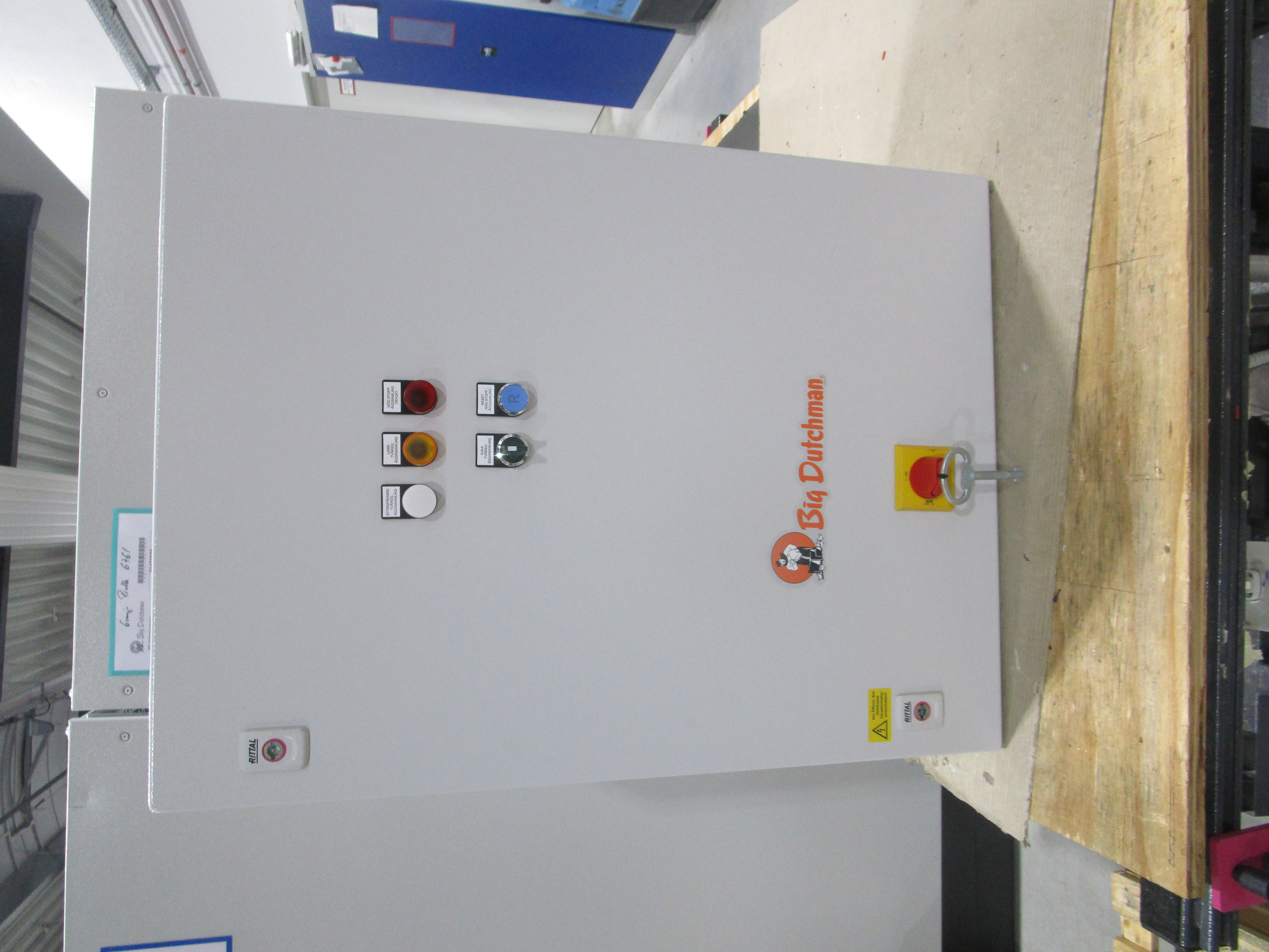 Switch cabinet egg cross collection 2x crossbelt / 2x House